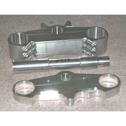 PIASTRE DI STERZO SUPERBIKE RICAVATE DAL PIENO PER KAWASAKI ZX 10 R 04-05 CON FORCELLE OHLINS O FORCELLE MARZOCCHI